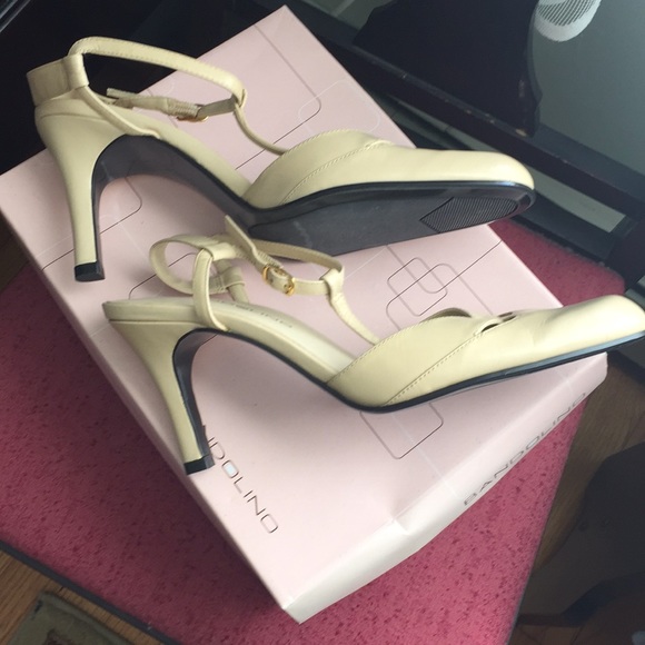 Pumps - Picture 3 of 4